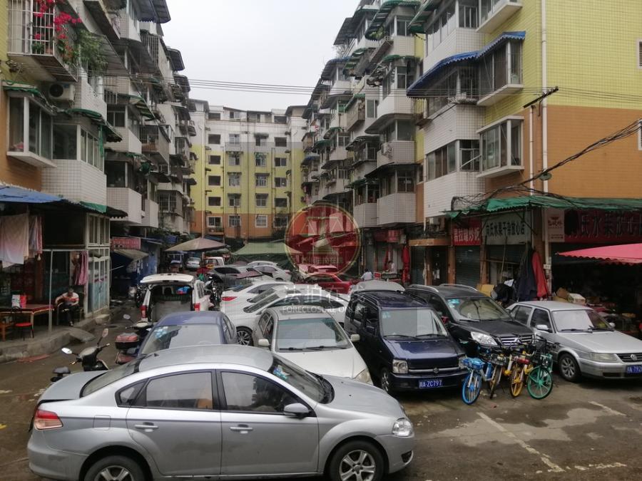 休闲购物:金牛万达店,苏宁易购广场,沃尔玛等医院:成都市第三人民医院